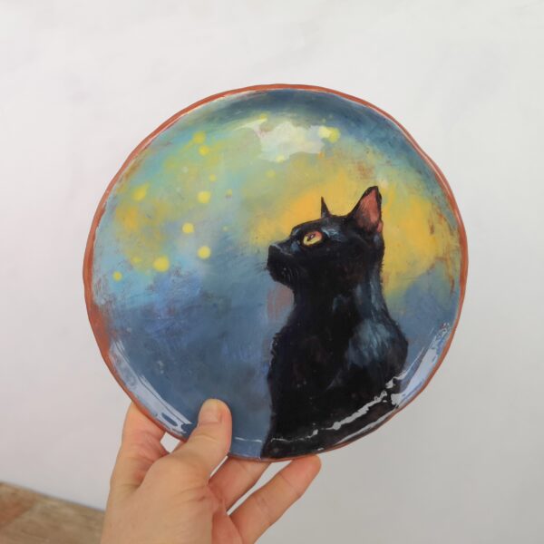 Hand painted ceramic decorative plate with black cat - Image 2