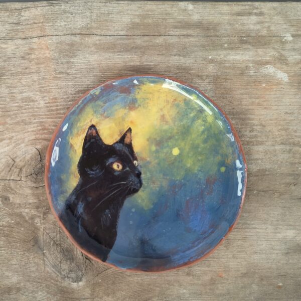 Hand painted ceramic decorative plate with black cat - Image 3